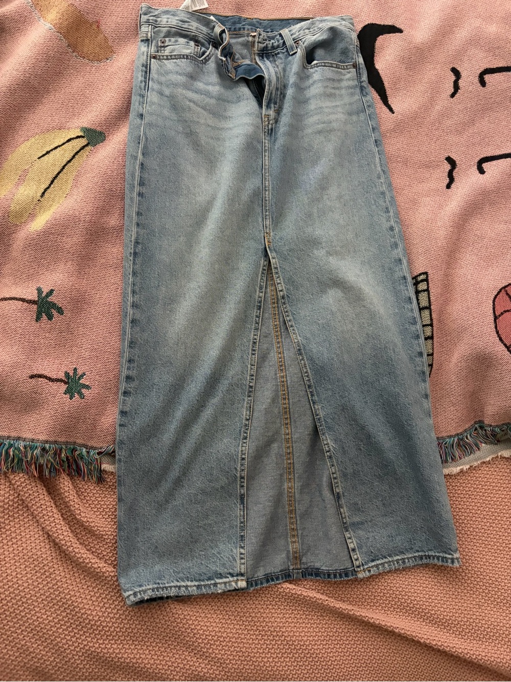 Levi's Light Blue Denim Skirt with Contrast Stitch size:27 new without tag